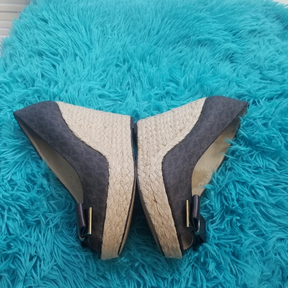 Michael Kors shoes - Picture 6 of 7